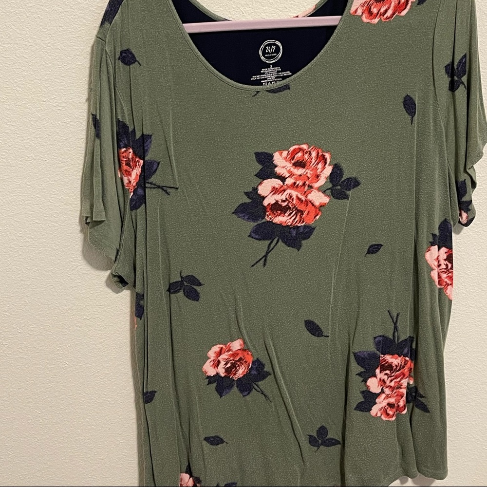 Maurice’s Green Floral Print Top